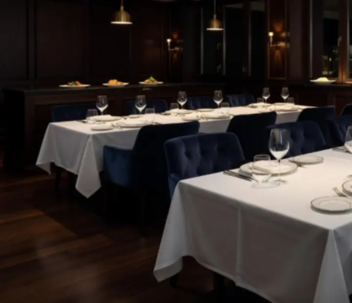 Elegancka restauracja przygotowana na kolację biznesową